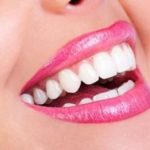 Ποιο φρούτο καθαρίζει και προστατεύει τα δόντια μας;