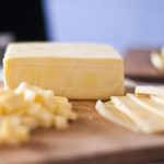 Έρευνα: Ποιο τυρί σας ομορφαίνει και «σβήνει» τα χρόνια;