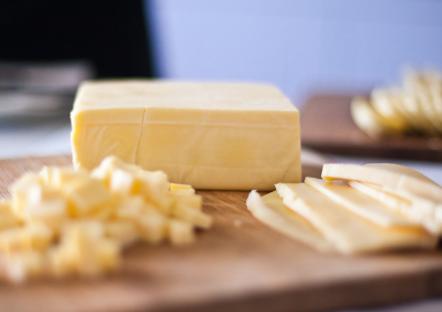 Έρευνα: Ποιο τυρί σας ομορφαίνει και «σβήνει» τα χρόνια;